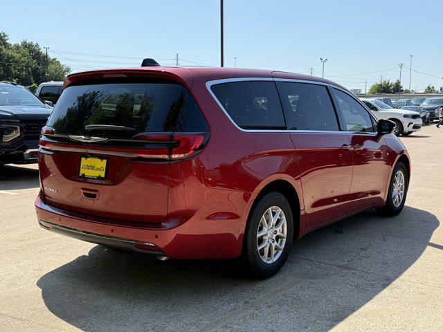 new 2026 Chrysler Pacifica car, priced at $39,752