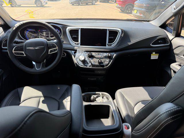new 2026 Chrysler Pacifica car, priced at $39,752