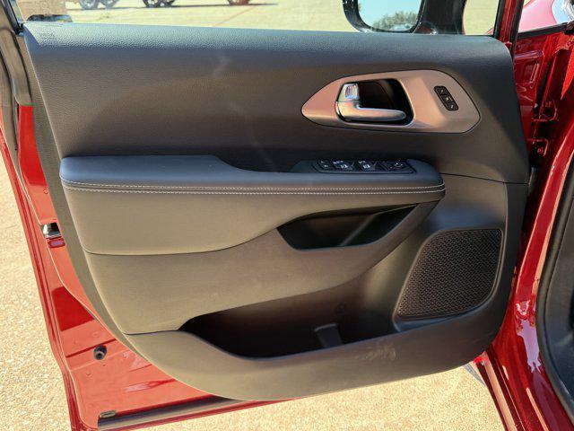 new 2026 Chrysler Pacifica car, priced at $39,752