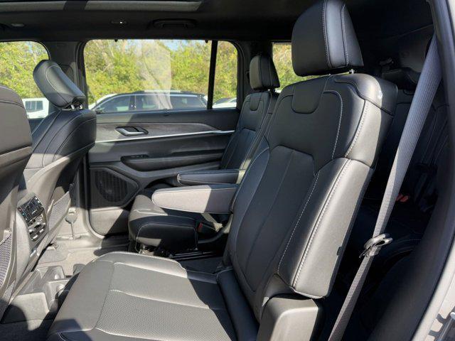 new 2025 Jeep Grand Cherokee L car, priced at $48,008