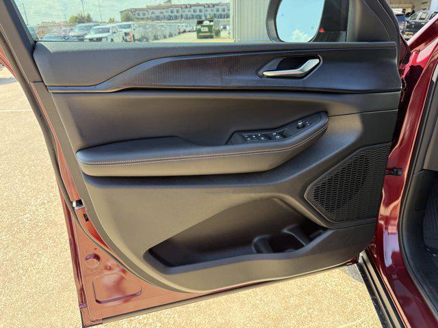new 2025 Jeep Grand Cherokee car, priced at $34,447