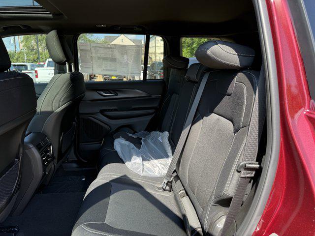 new 2025 Jeep Grand Cherokee car, priced at $34,447