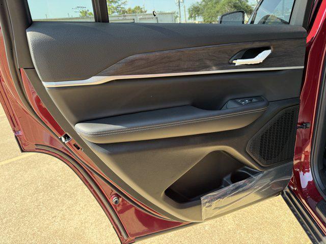 new 2025 Jeep Grand Cherokee L car, priced at $43,017