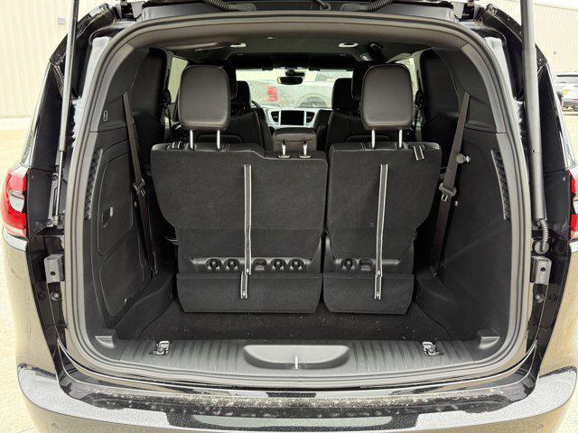 new 2025 Chrysler Pacifica Hybrid car, priced at $42,124