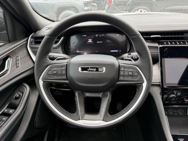 new 2025 Jeep Grand Cherokee car, priced at $39,156