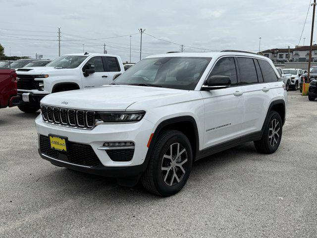 new 2025 Jeep Grand Cherokee car, priced at $39,156