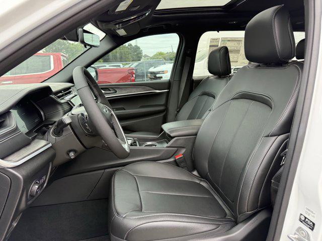 new 2025 Jeep Grand Cherokee car, priced at $39,156