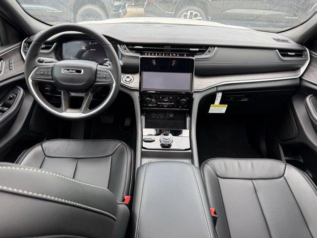 new 2025 Jeep Grand Cherokee car, priced at $39,156