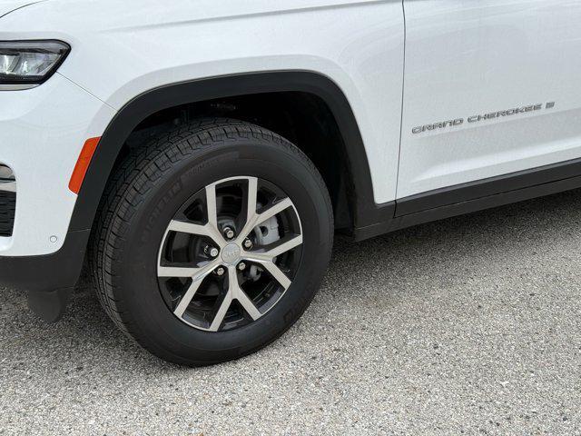 new 2025 Jeep Grand Cherokee car, priced at $39,156