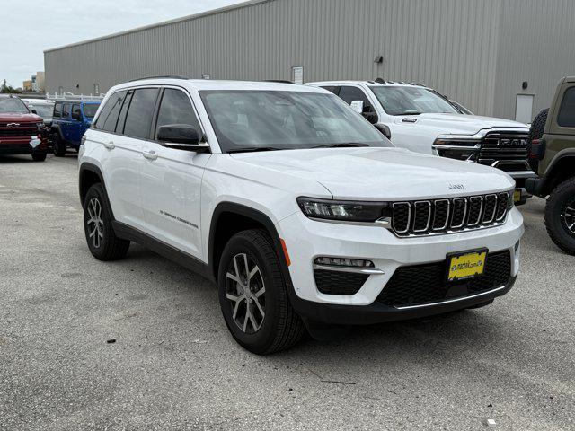 new 2025 Jeep Grand Cherokee car, priced at $39,156