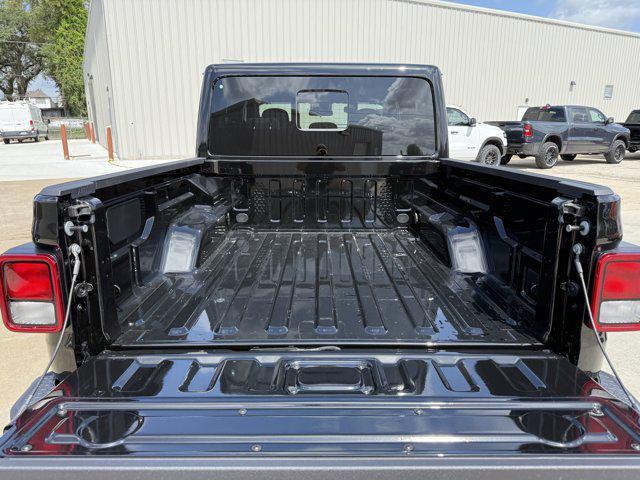 new 2025 Jeep Gladiator car, priced at $39,970
