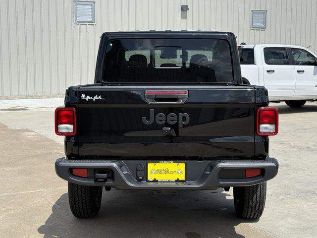 new 2025 Jeep Gladiator car, priced at $39,970