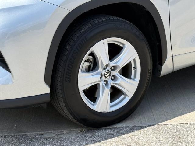 used 2022 Toyota Highlander Hybrid car, priced at $35,250