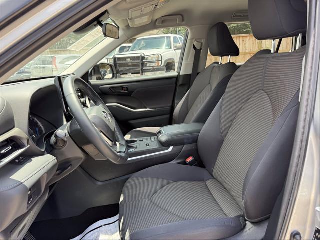 used 2022 Toyota Highlander Hybrid car, priced at $35,250