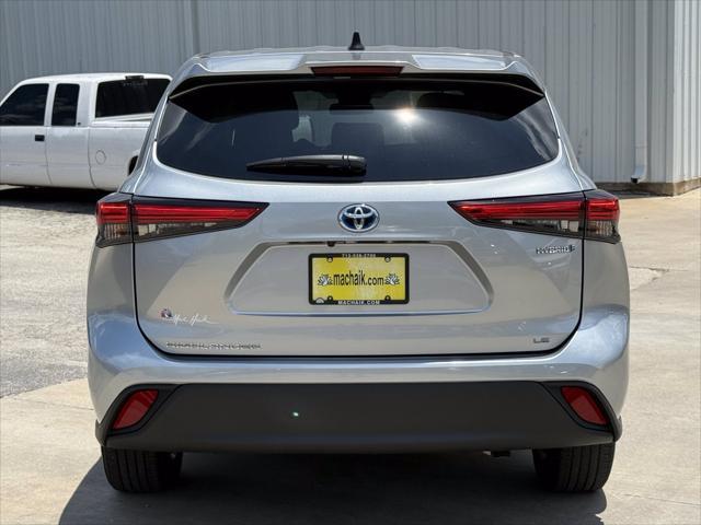 used 2022 Toyota Highlander Hybrid car, priced at $35,250