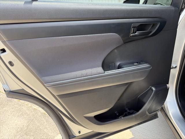 used 2022 Toyota Highlander Hybrid car, priced at $35,250
