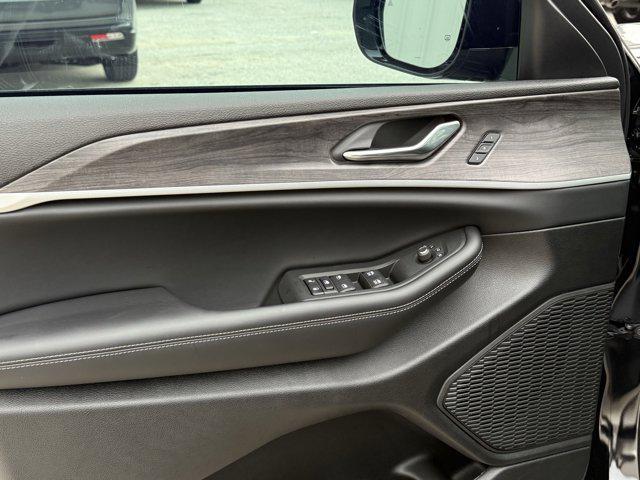 new 2025 Jeep Grand Cherokee car, priced at $39,378