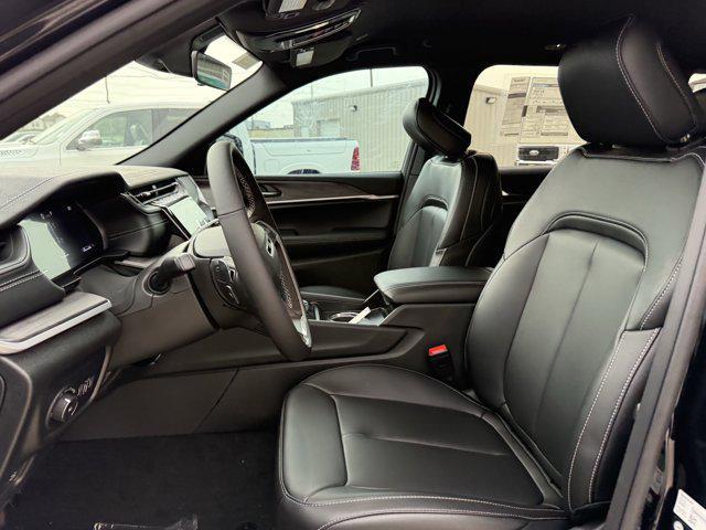 new 2025 Jeep Grand Cherokee car, priced at $39,378