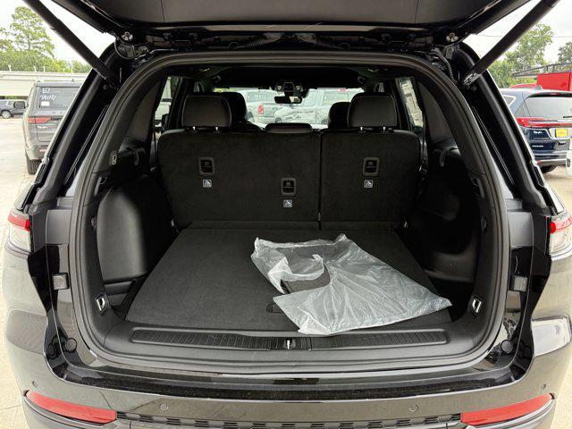 new 2025 Jeep Grand Cherokee car, priced at $39,378