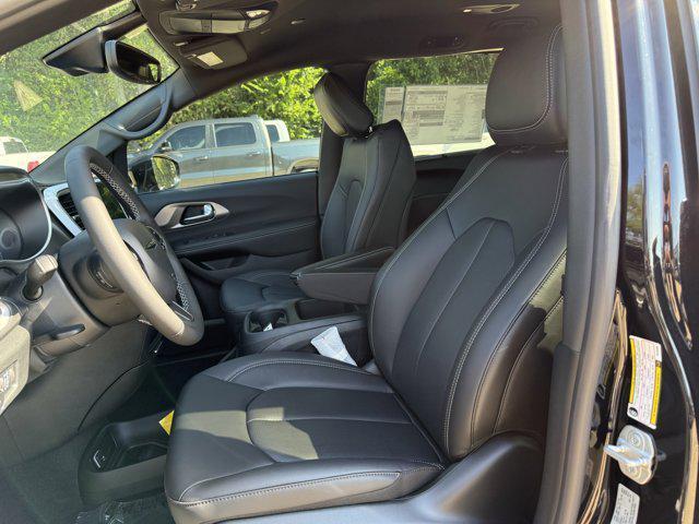 new 2026 Chrysler Pacifica car, priced at $39,321