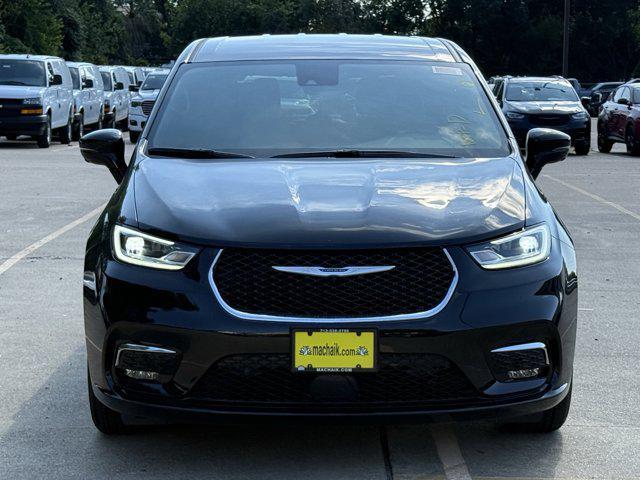 new 2026 Chrysler Pacifica car, priced at $39,321