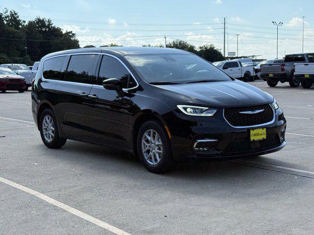 new 2026 Chrysler Pacifica car, priced at $39,321