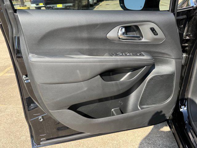 new 2026 Chrysler Pacifica car, priced at $39,321