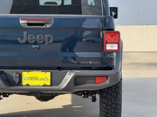 new 2025 Jeep Gladiator car, priced at $40,213