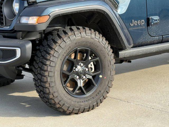 new 2025 Jeep Gladiator car, priced at $40,213