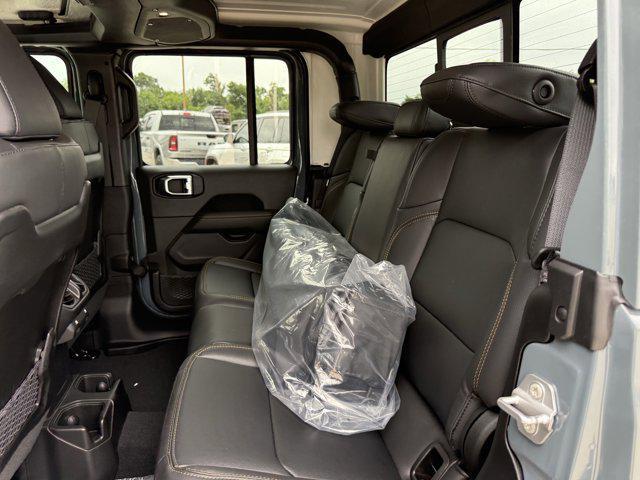 new 2025 Jeep Gladiator car, priced at $38,448