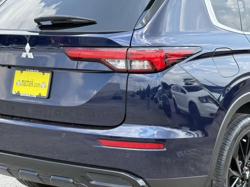 used 2022 Mitsubishi Outlander car, priced at $21,000
