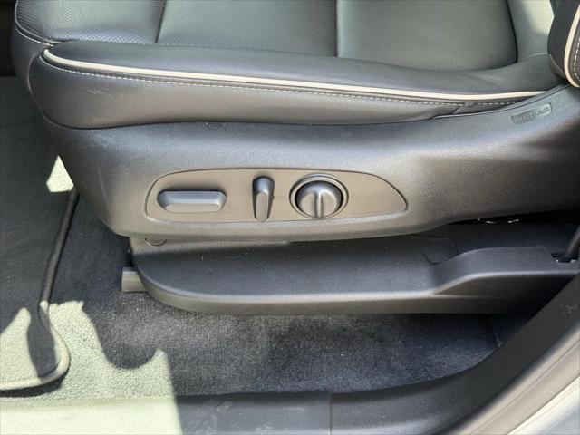 used 2023 Chevrolet Traverse car, priced at $37,500
