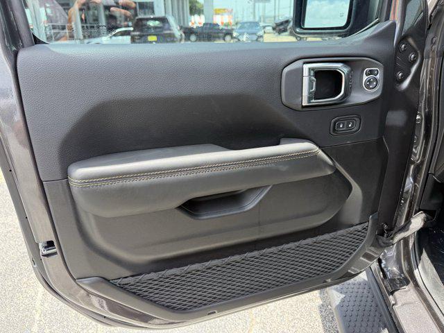 new 2025 Jeep Wrangler car, priced at $48,453