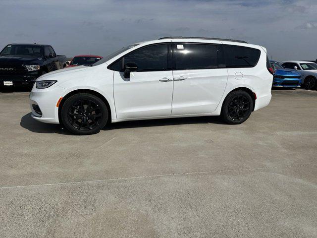 new 2024 Chrysler Pacifica car, priced at $43,134