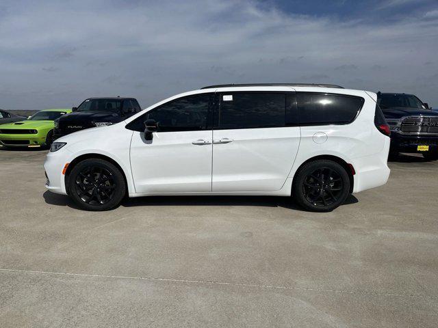 new 2024 Chrysler Pacifica car, priced at $43,134