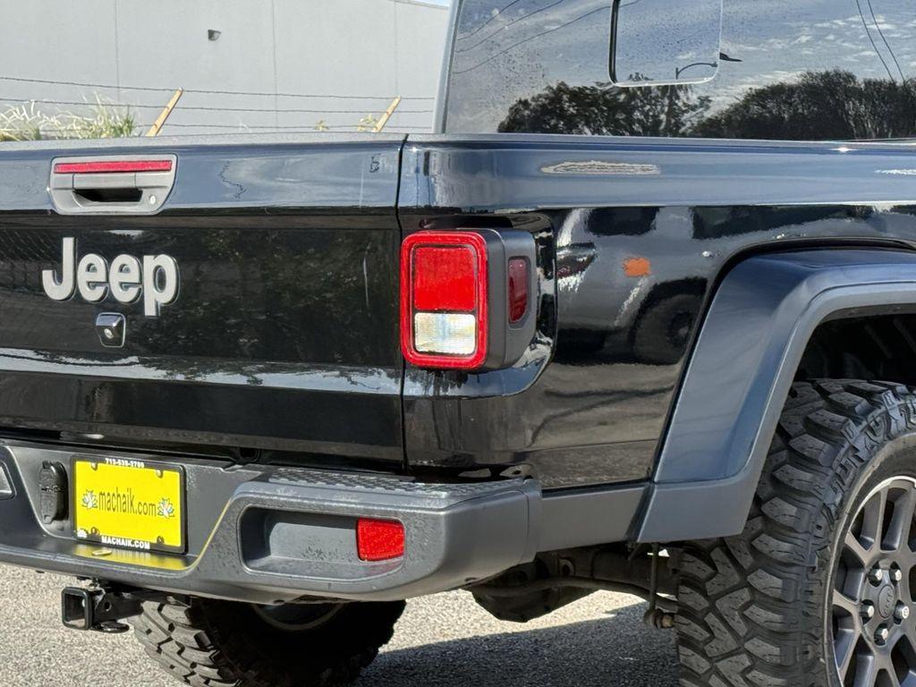 used 2021 Jeep Gladiator car, priced at $30,000