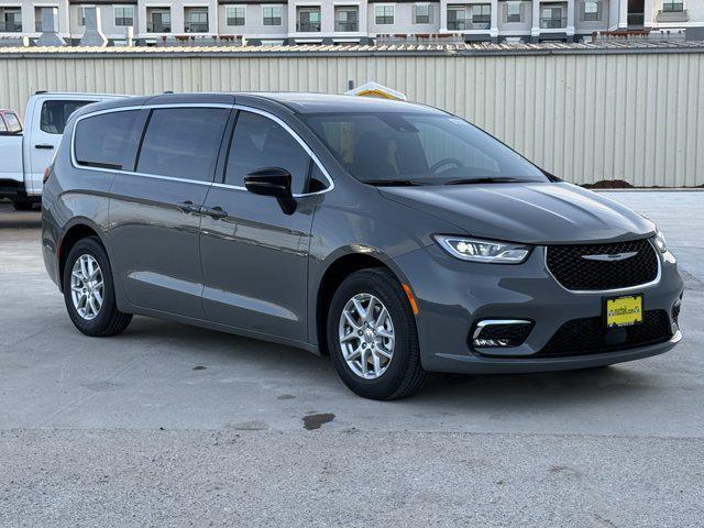 new 2025 Chrysler Pacifica car, priced at $35,987