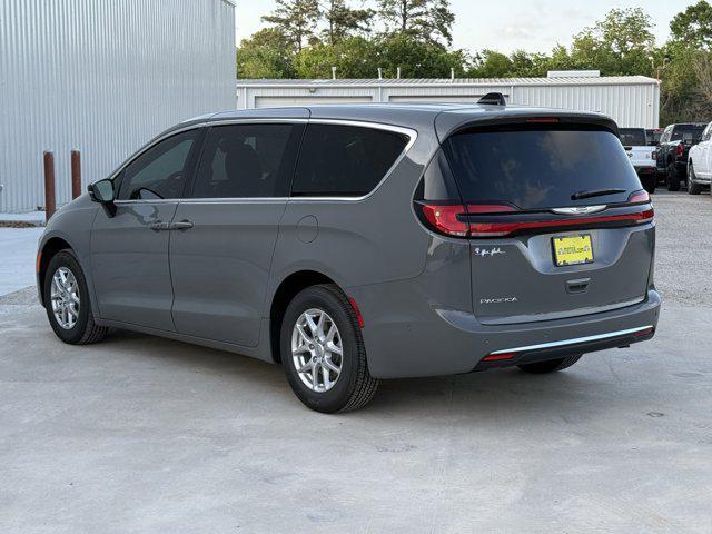 new 2025 Chrysler Pacifica car, priced at $35,987