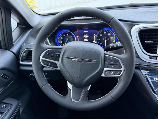 new 2025 Chrysler Pacifica car, priced at $35,987