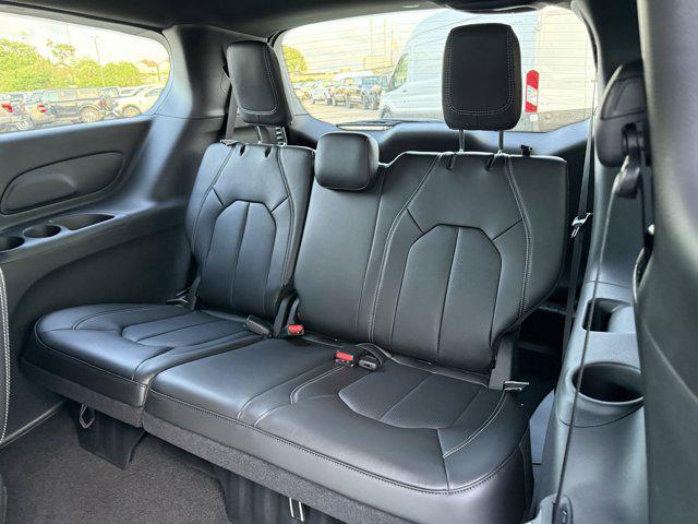 new 2025 Chrysler Pacifica car, priced at $35,987