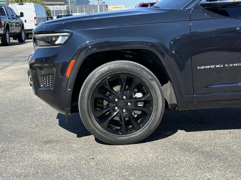 used 2023 Jeep Grand Cherokee car, priced at $32,000