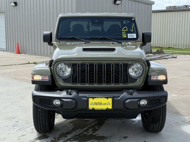 new 2025 Jeep Gladiator car, priced at $37,638