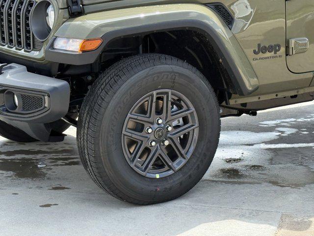 new 2025 Jeep Gladiator car, priced at $37,638