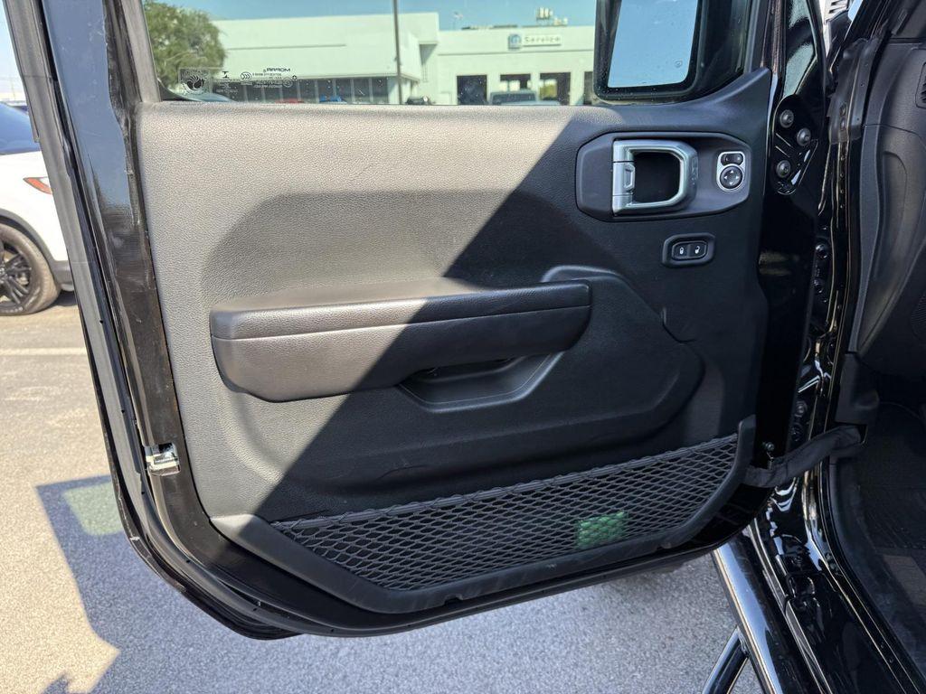 used 2021 Jeep Gladiator car, priced at $32,000