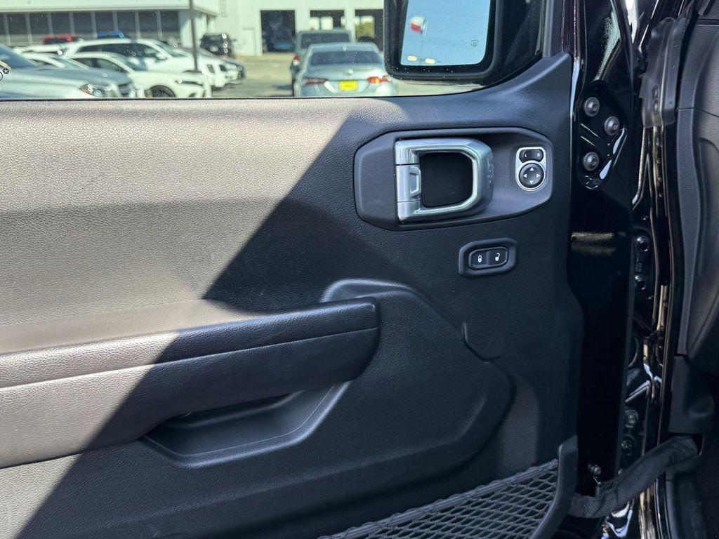 used 2021 Jeep Gladiator car, priced at $32,000