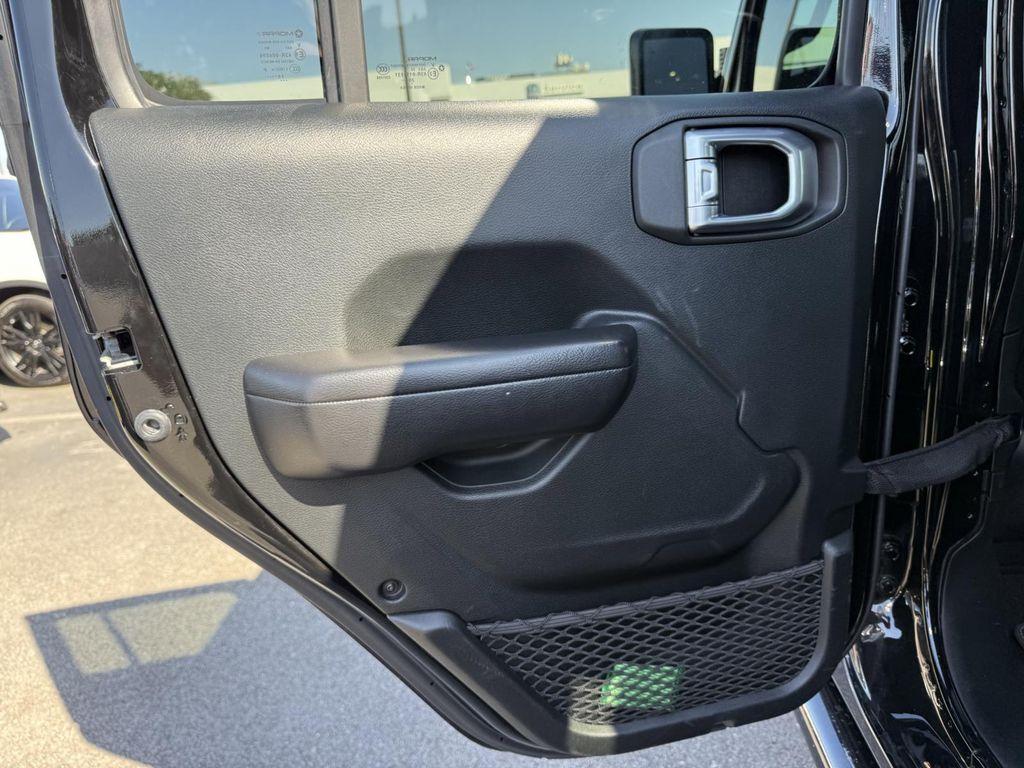 used 2021 Jeep Gladiator car, priced at $32,000