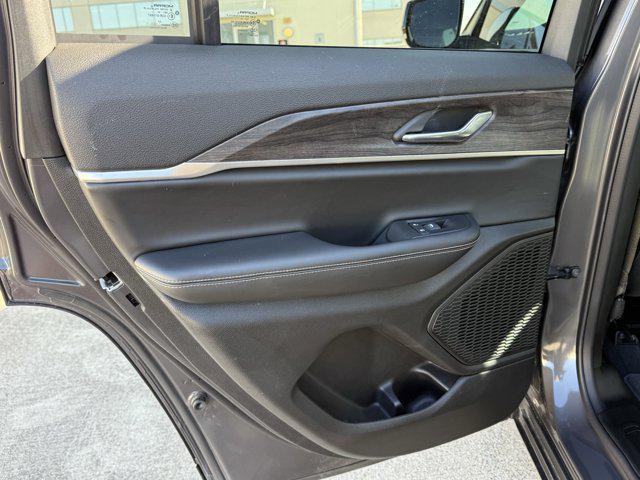 new 2025 Jeep Grand Cherokee car, priced at $38,528