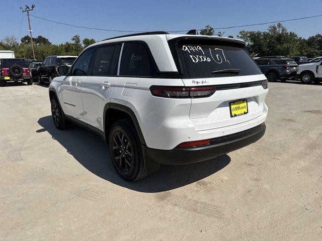 new 2024 Jeep Grand Cherokee car, priced at $36,401