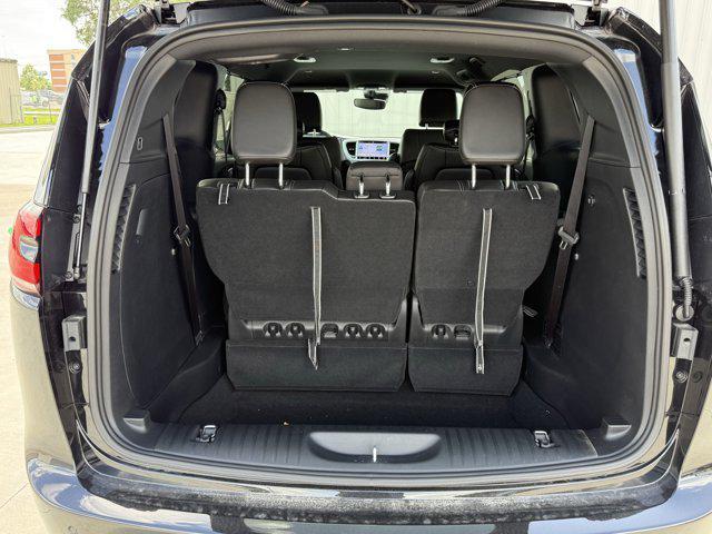 new 2025 Chrysler Pacifica car, priced at $35,452