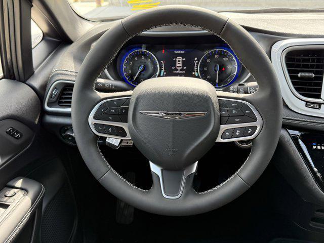 new 2025 Chrysler Pacifica car, priced at $35,452
